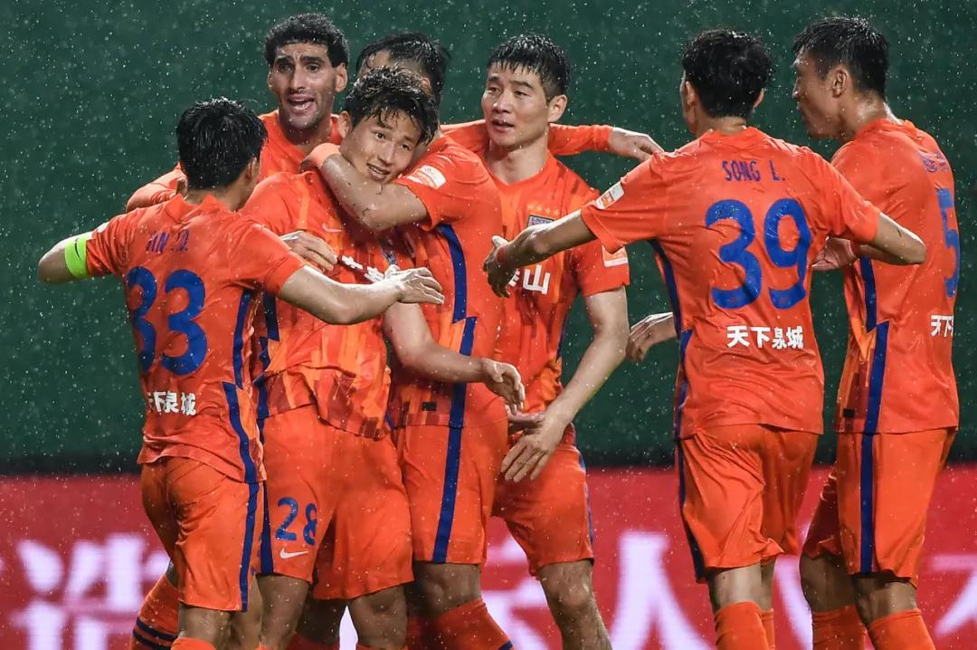 الهلال السعودي يعلن التعاقد مع البرازيلي ماثيوس بيريرا في صفقة تاريخية